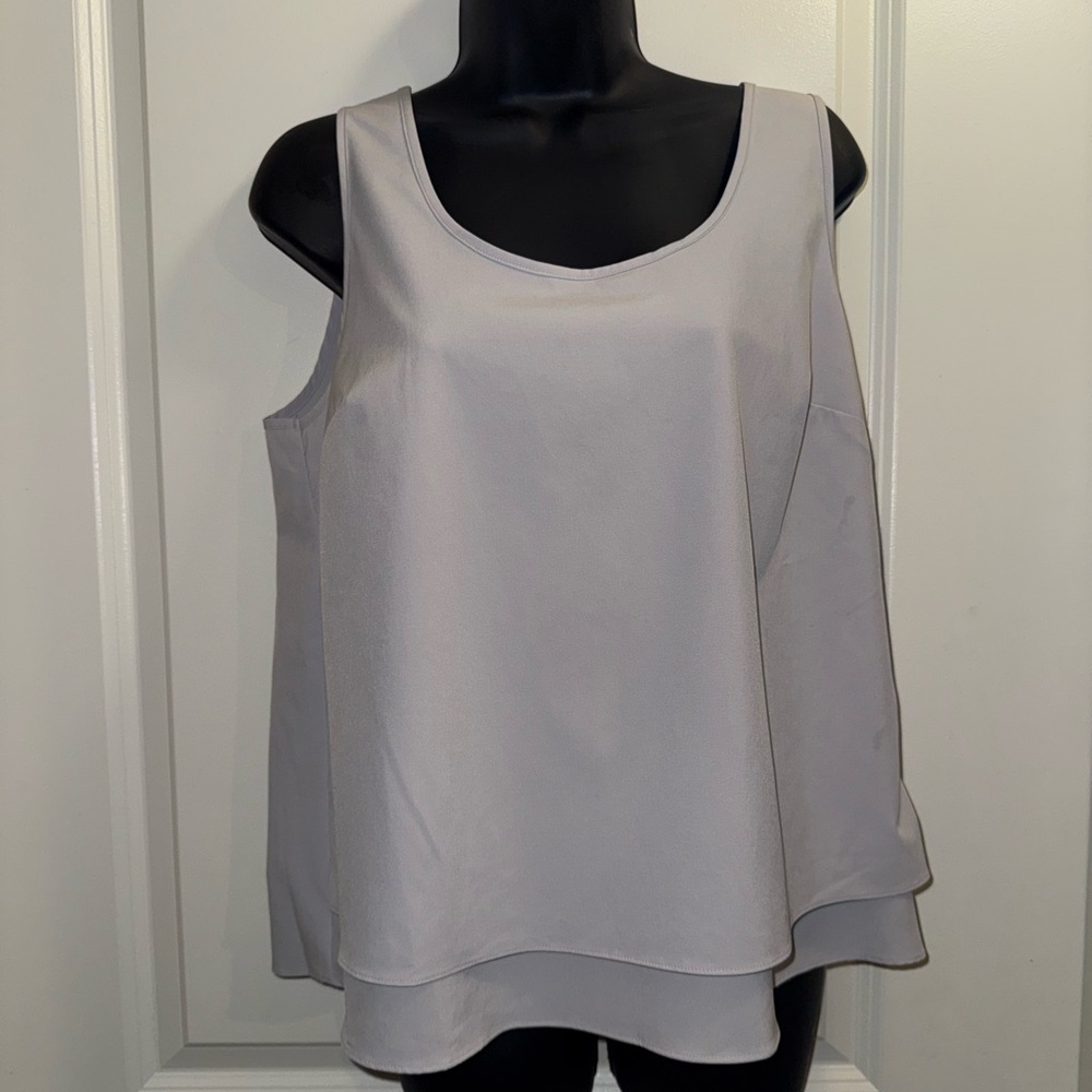 Elegant Light Vera Wang Gray Sleeveless Top Women’s Size Medium